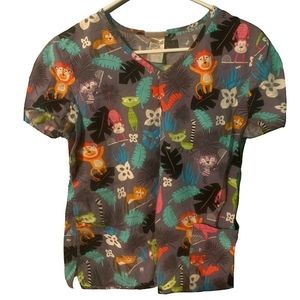 All-cotton scrub top with colorful jungle animal design / Women's Medium